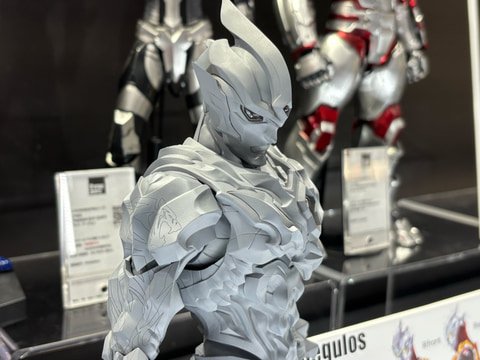 ウルトラマンレグロス」や「ボトムズ」のストライクドッグなど