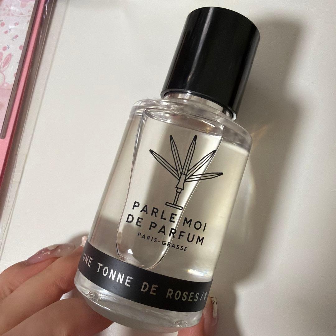 限時値下げ19日まで　PARLE MOI DE PARFUM Parle Moi de Parfum - Une Tonne de Roses / 8 Eau de Parfum