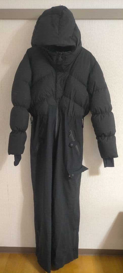 ●CORDOVA コルドヴァ ダウン スキーウェア ジャンプスーツ L Cordova Cordova Belted Stripe Stretch Ski Suit | Saks Fifth Avenue