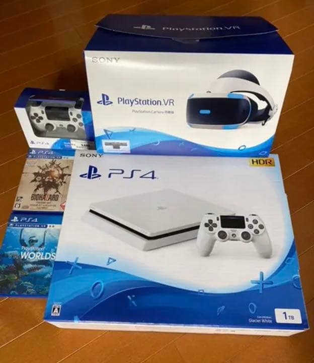 PlayStation4➕VR➕PSカメラ➕PS4コントローラー新品➕おまけ Amazon.com: PlayStation (CUH-ZVR2) VR Starter Pack (PS4) : Video Games