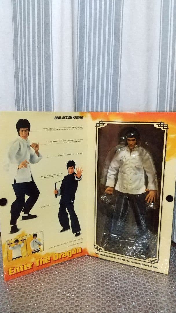 最終値下げ！新品　希少　メディコムトイ　RAH ブルース・リー　燃えよドラゴン RAH No.300 ブルース・リー 『燃えよドラゴン』 | ぬる～い玩具道