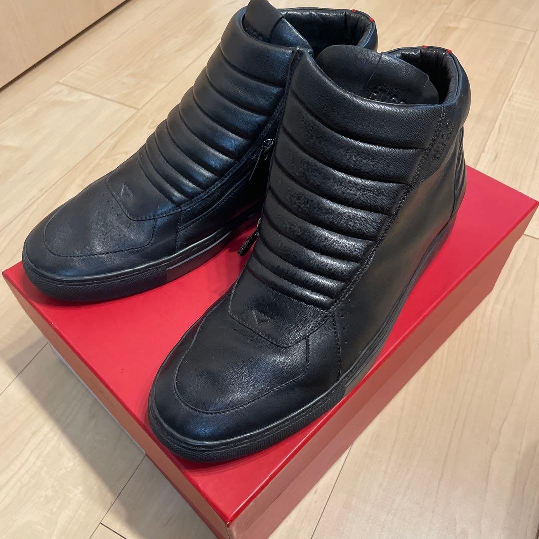 り*き様 HUGO BOSS レザースニーカー　EU44 US11 BOSS - フェイクレザー スニーカー スムース＆グレインテクスチャー